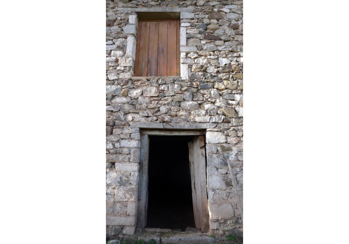 4. Θύρα ανατολικής όψης (με αρνητική μείωση)
