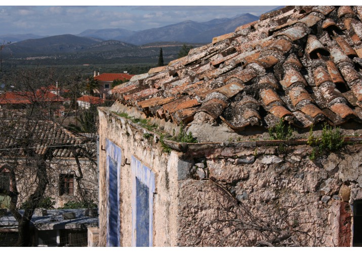 Υποχώρηση στέγης για διαμόρφωση υδρορρόης 