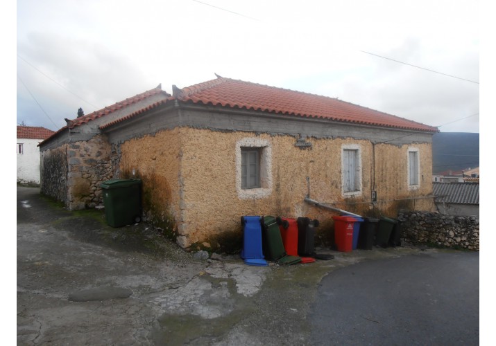 Αντικατάσταση στέγης(τετράριχτη) και προσθήκη στρώσης σενάζ οπλισμένου σκυροδέματος (περ. 1)