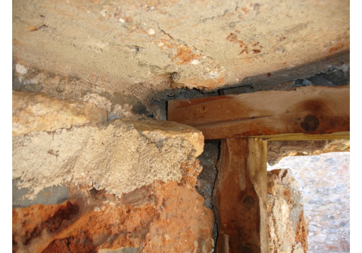 Σύνδεση της Ξύλινης Κάσας με την Λίθινη Κατασκευή