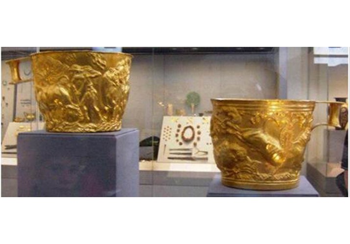 Χρυσά κύπελλα Βαφειού Λακωνίας(Αρχαιολογικό Μουσείο Σπάρτης, 15ος αιώνας π.Χ.)
