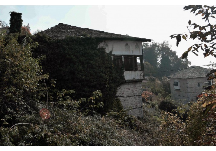 Φωτογραφία της δυτικής όψης.