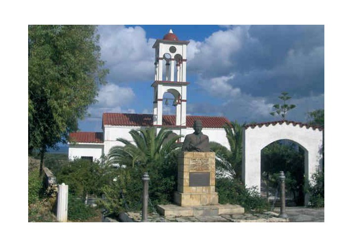 Η εκκλησία με τη προτομή του Εμμανουήλ Δεικτάκη