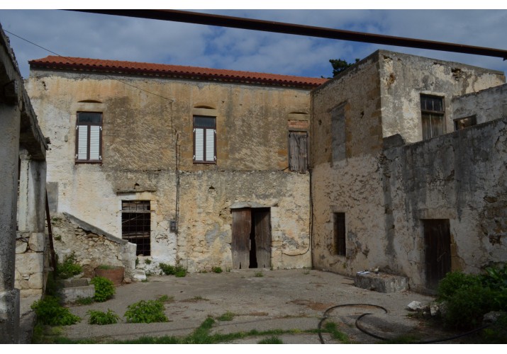 Γενική άποψη νότιας πλευράς κτιρίου.
