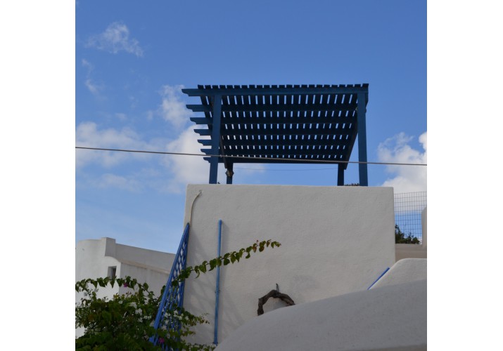 ξύλινη κατασκευή για ηλιοπροστασία