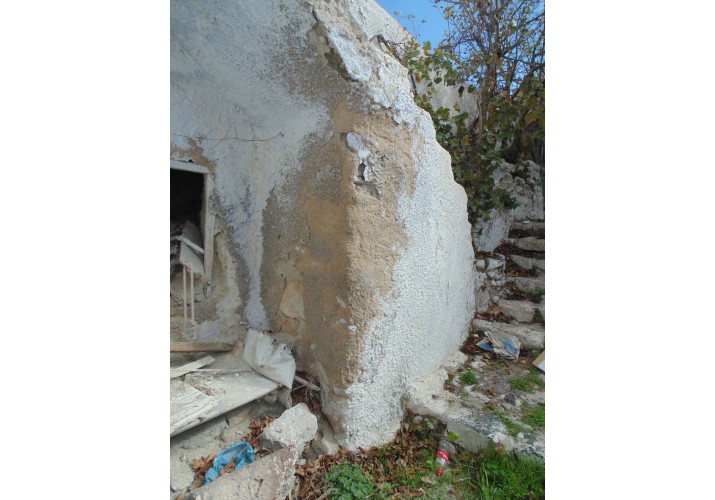 Διαμόρφωση χώρου κάτω από εξωτερική κλίμακα