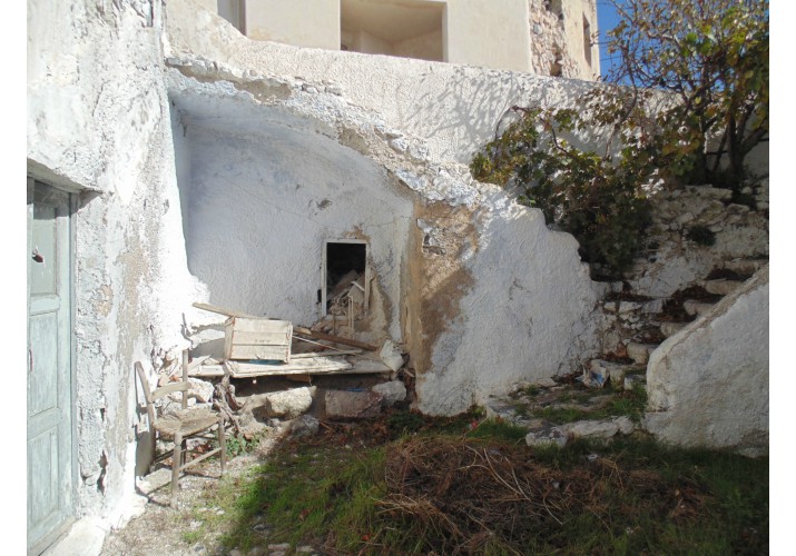 Διαμόρφωση τοξωτού χώρου κάτω από κλίμακα