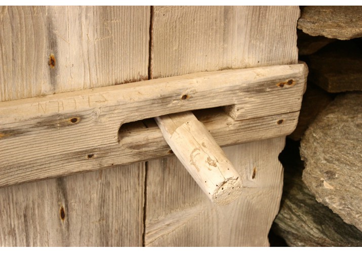 ξύλινο σύστημα κλειδώματος