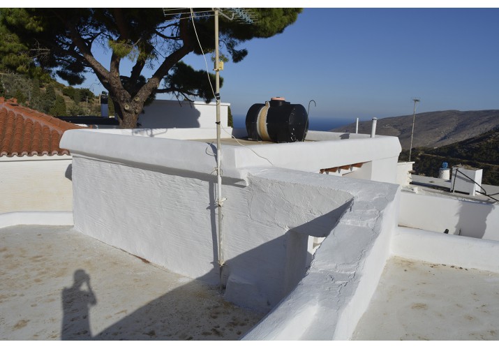 ΟΠΤΙΚΗ ΦΥΓΗ ΜΕ ΠΡΩΤΟ ΠΛΑΝΟ ΤΗΝ ΔΕΞΑΜΕΝΗ ΝΕΡΟΥ ΚΑΙ ΤΙΣ ΚΕΡΑΙΕΣ