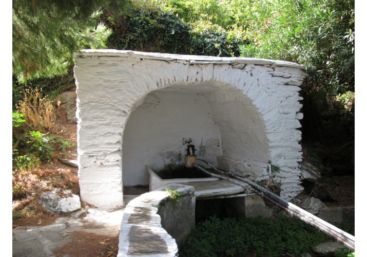 Πηγή που το νερό της χρησιμεύει για άρδευση