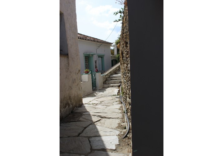 Δρόμος στρωμένος με σχιστόπλακες
