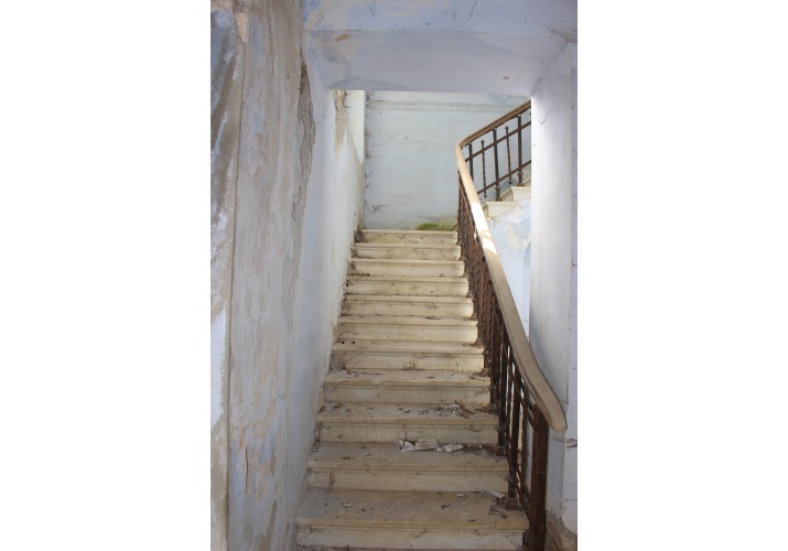 Εσωτερική μαρμάρινη σκάλα