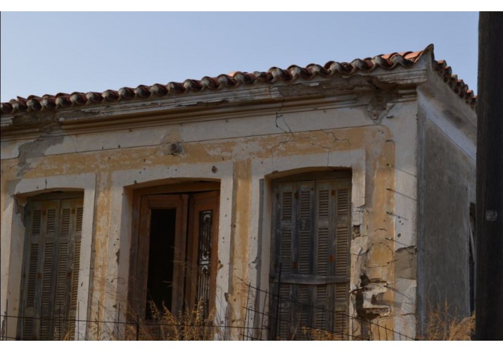 Ρηγμάτωση τοιχοποιίας με αφετηρία τις απολήξεις των ανοιγμάτων