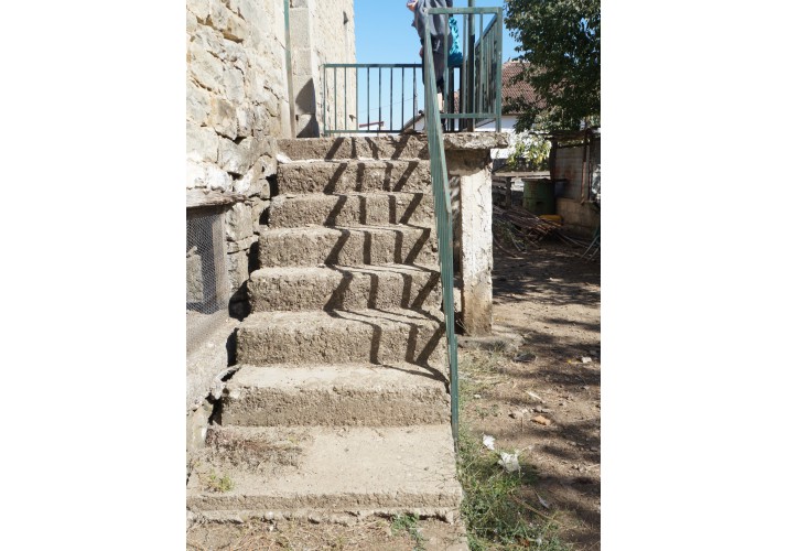 Εξωτερική μεταγενέστερη τσιμεντένια σκάλα