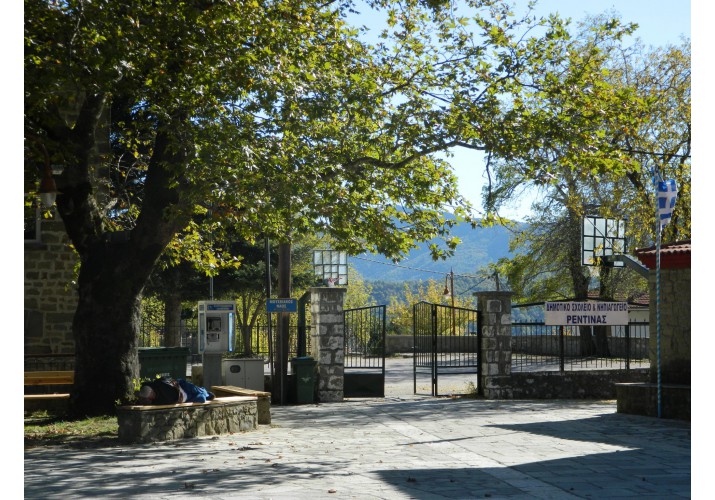 Κεντρική πλατεία του οικισμού