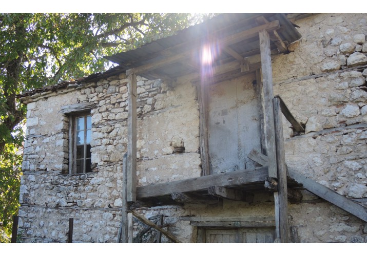 Παράδειγμα παραδοσιακού κτηρίου σε κακή κατάσταση