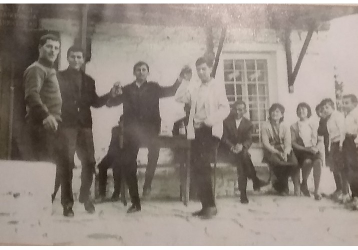 Χορός σε γλέντι στην πλατεία