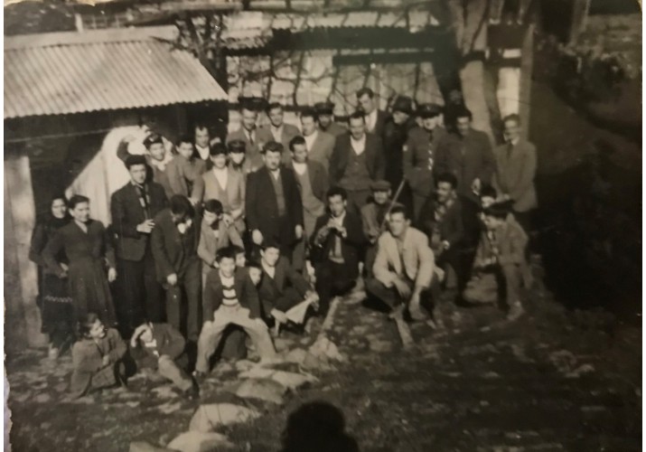 Αναμνηστική φωτογραφία εορταστικής συγκέντρωσης
