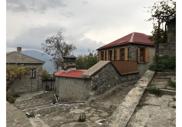 Βορειοανατολική όψη με το μονοπάτι