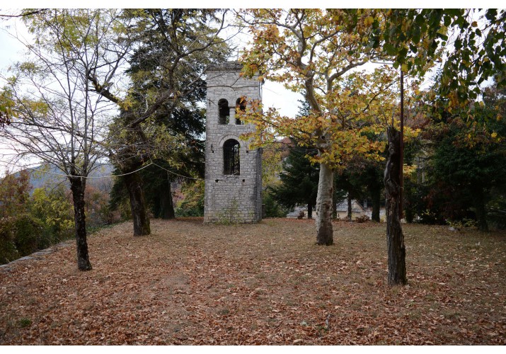 Πλάτωμα με Καμπαναριό και Κιόσκι