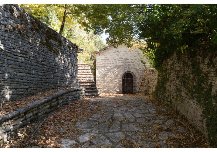 Προαύλιο Εκκλησίας Αγίων Πάντων