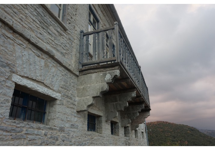 Εξώστης με Φουρούσια