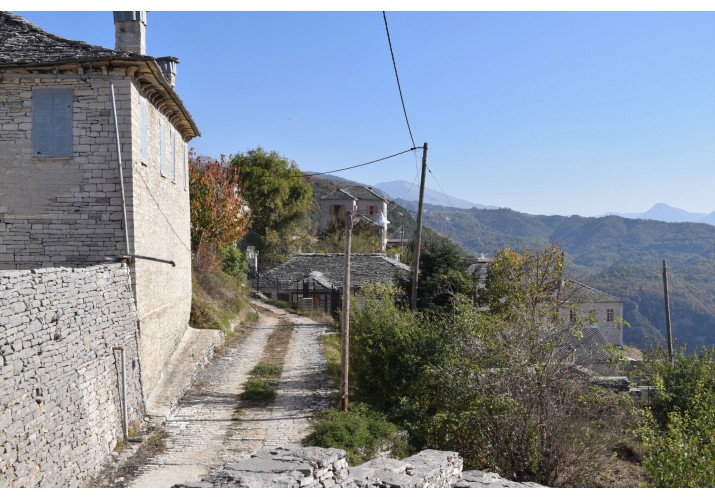Άποψη του Κτηρίου από το Δρόμο