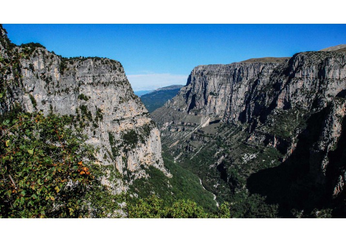 Άποψη Χαράδρας του Βίκου από το μπαλκόνι στη Θέση Οξυά