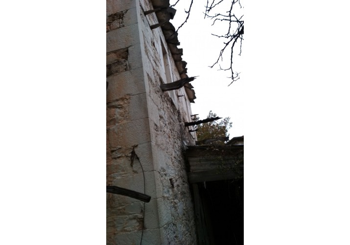 Διαμόρφωση ακμής με γωνιόλιθους