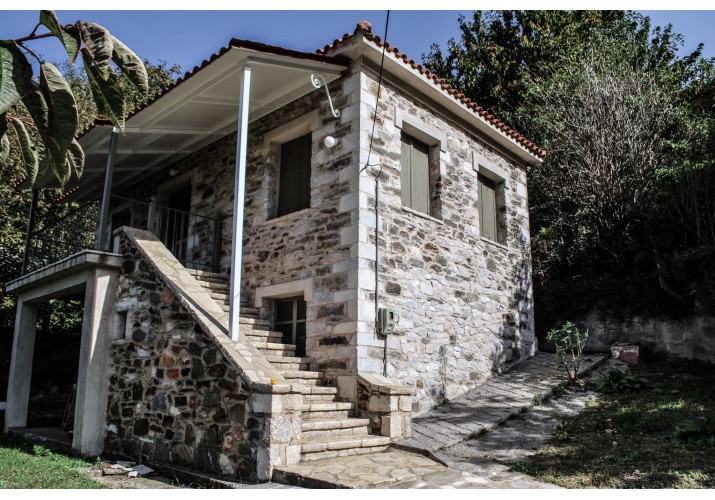 Πλήρως ανακαινισμένο κτίριο.