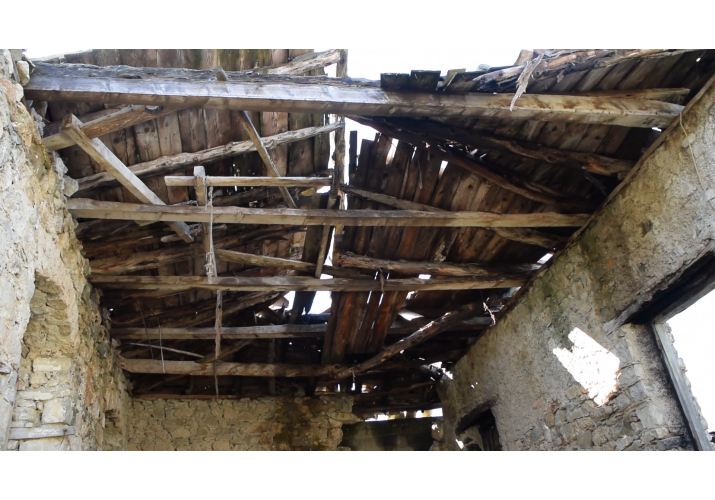 Καταστροφή ξύλινου φορέα στέγης
