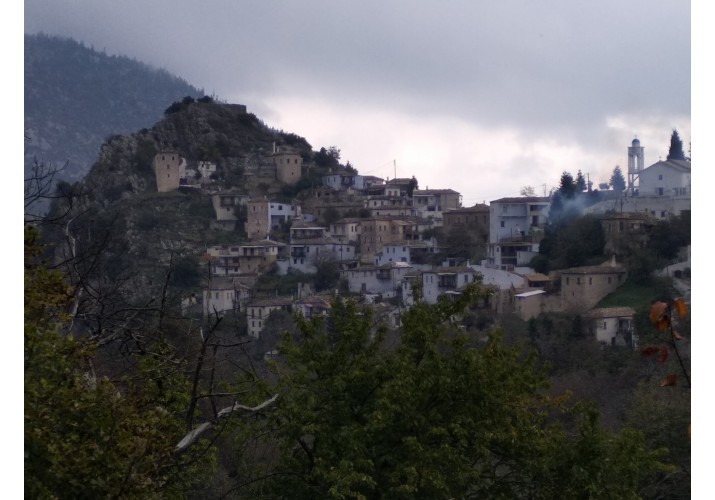 Μάνα (άποψη από Μπαρκού)