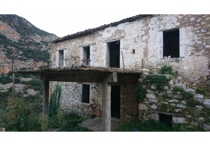 1. Ερείπιο