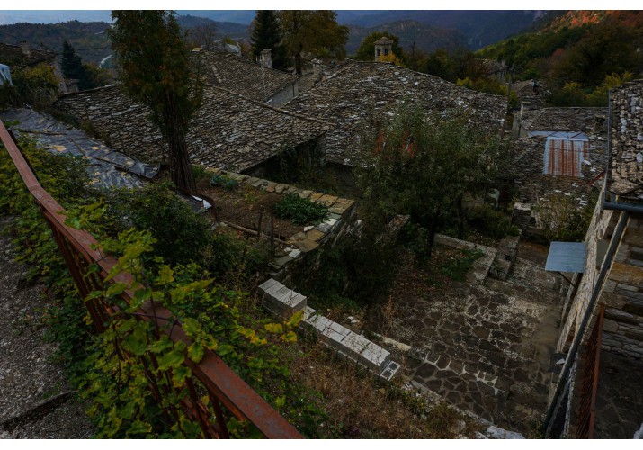 Αυλή με καλλιέργεια σε διαφορετικά επίπεδα