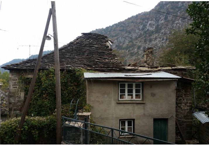 Παράδειγμα στέγης σε κακή κατάσταση