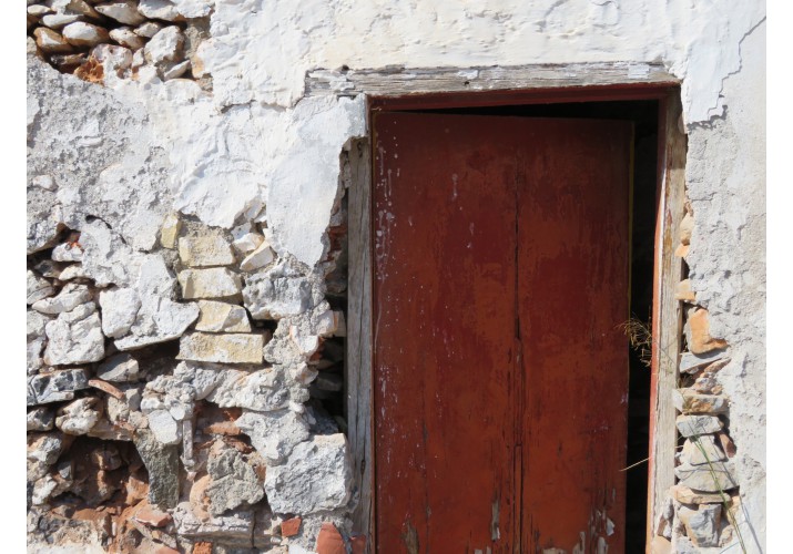 Φθορά στη φέρουσα τοιχοποία και στο κούφωμα 