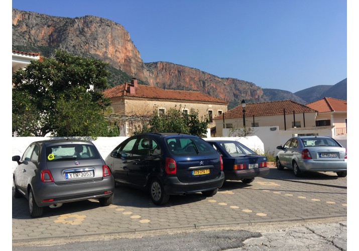 Επέμβαση στον δημόσιο χώρο - Πλατεία/Χώρος στάθμευσης