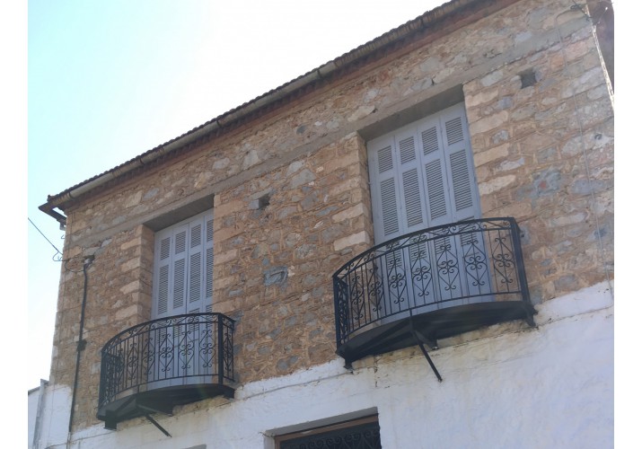 Προσθήκη μεταλλικών εξωστών