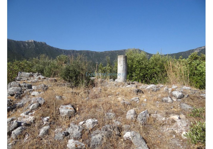 Αρχαία ερείπια στον λόφο Βίγλα