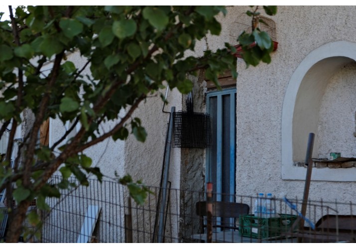 Άποψη από αυλή