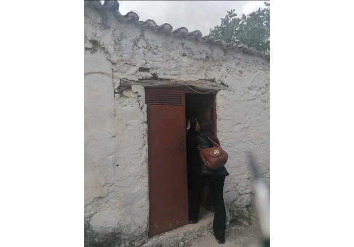 Μεταλλική δίφυλλη πόρτα