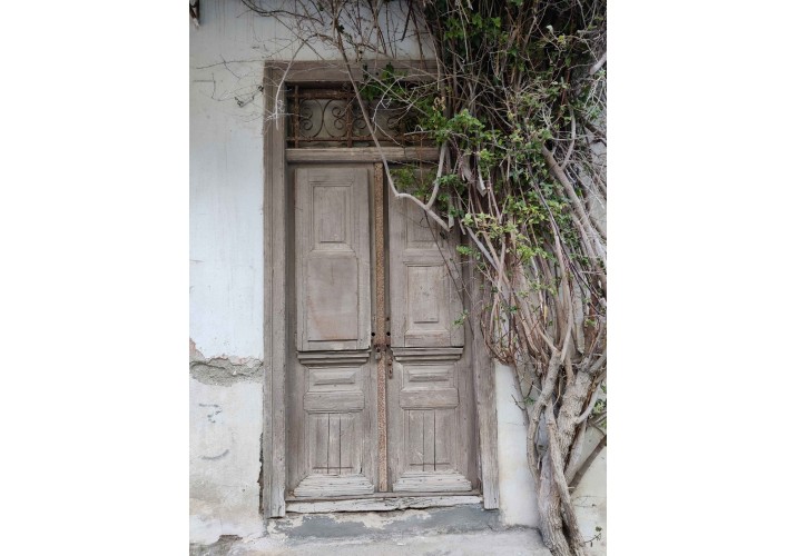 Ξύλινη εξώπορτα