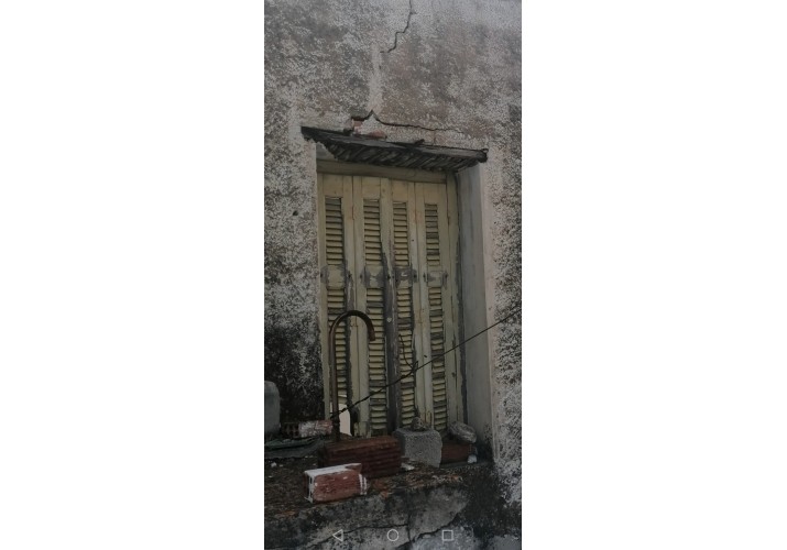 Ξύλινο κούφωμα με γαλλικό παντζούρι