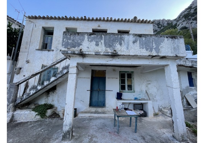 Προσθήκη εξωτερικής κλίμακας και εξώστη από οπλισμένο σκυρόδεμα - Κτίριο 108