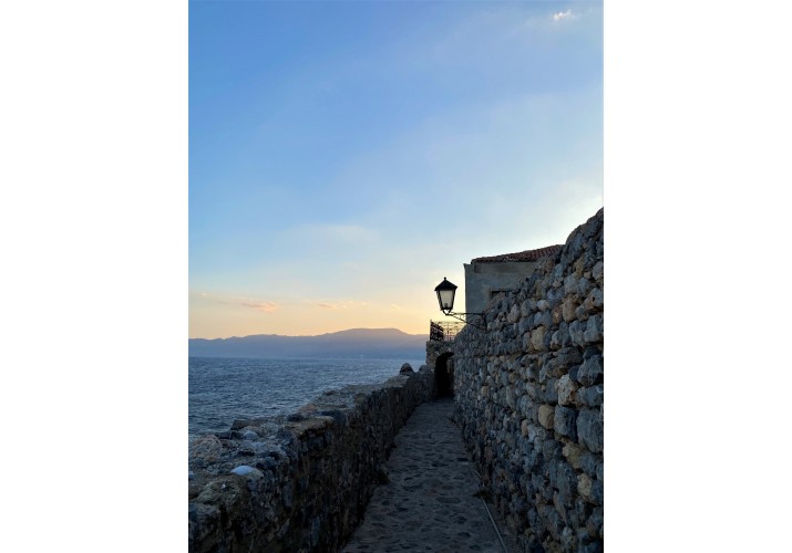 Δρόμος κατά μήκος των θαλάσσιων τειχών