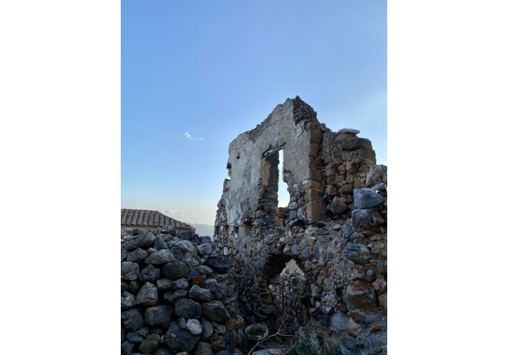 Κτίριο σε κατάσταση ερειπίου