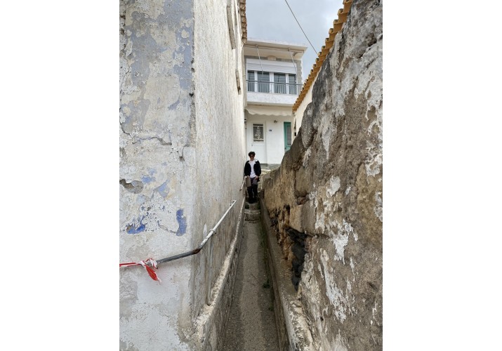 Η κλίμακα του ανθρώπου σε πέρασμα - αστρέχα