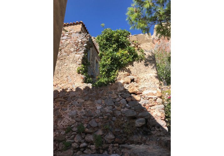 Νοτιοανατολική όψη, το ερείπιο