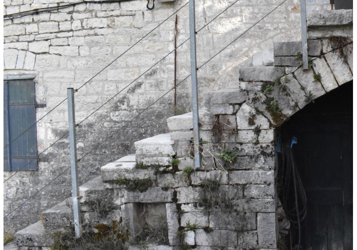 Πέτρινη σκάλα