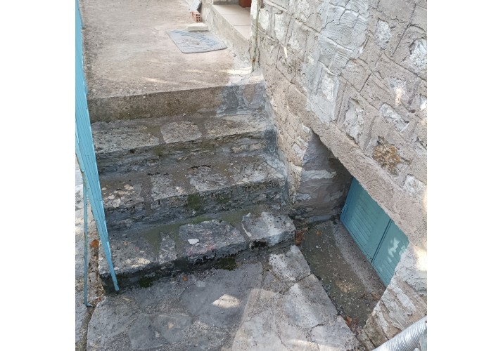 Εξωτερική πέτρινη σκάλα 